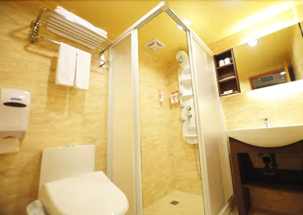 kindness hotel tainan chihkan tower