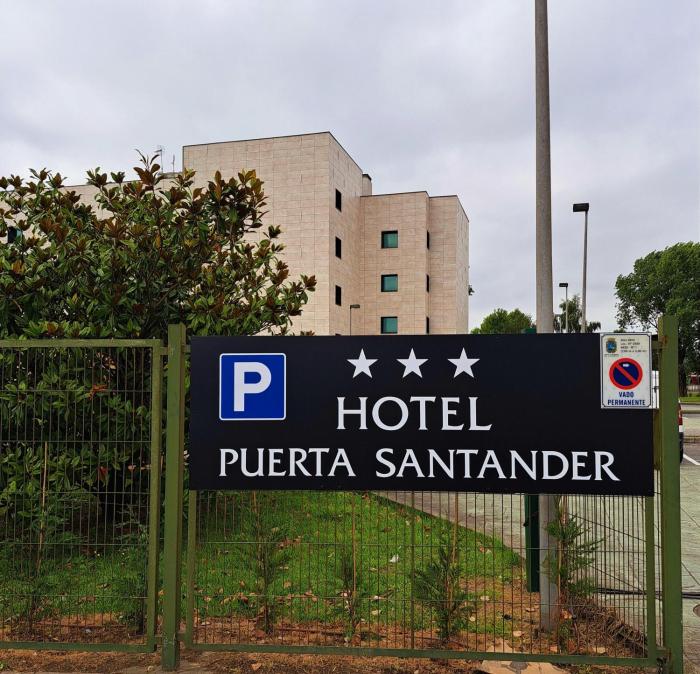 hotel city express santander parayas