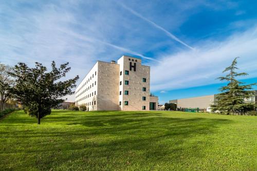 hotel city express santander parayas