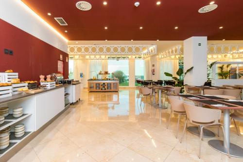 hotel city express santander parayas