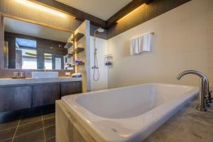 Naina Resort & Spa,Kathu>>Karon Beach,4 star
