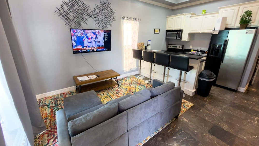 100 steps to beach great value pool 2 bedroom apts