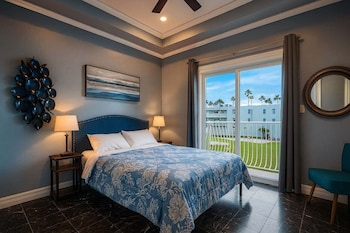 100 steps to beach great value pool 2 bedroom apts