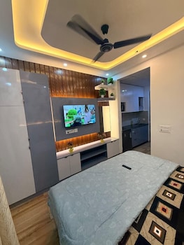 The Cozy Nest & Stay,,3 star