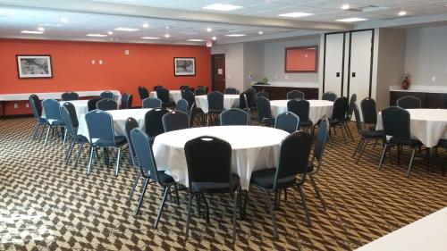 holiday inn express and suites golden denver area