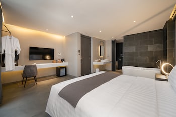 legend boutique hotel