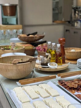 now hotel