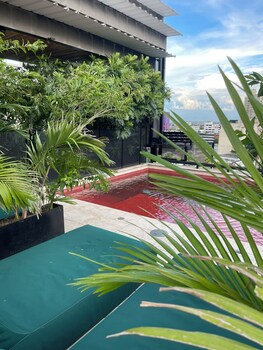 now hotel
