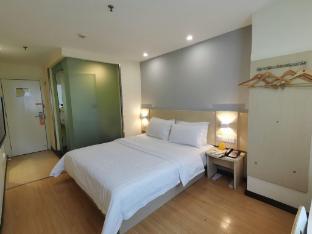 7 days inn guiyang qianlingshan yanan west road metro station