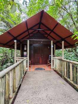 aninga lodge