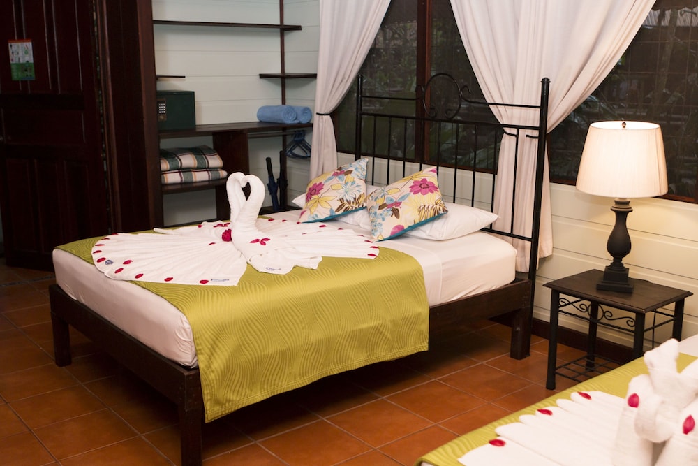 aninga lodge