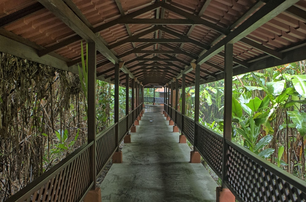 aninga lodge