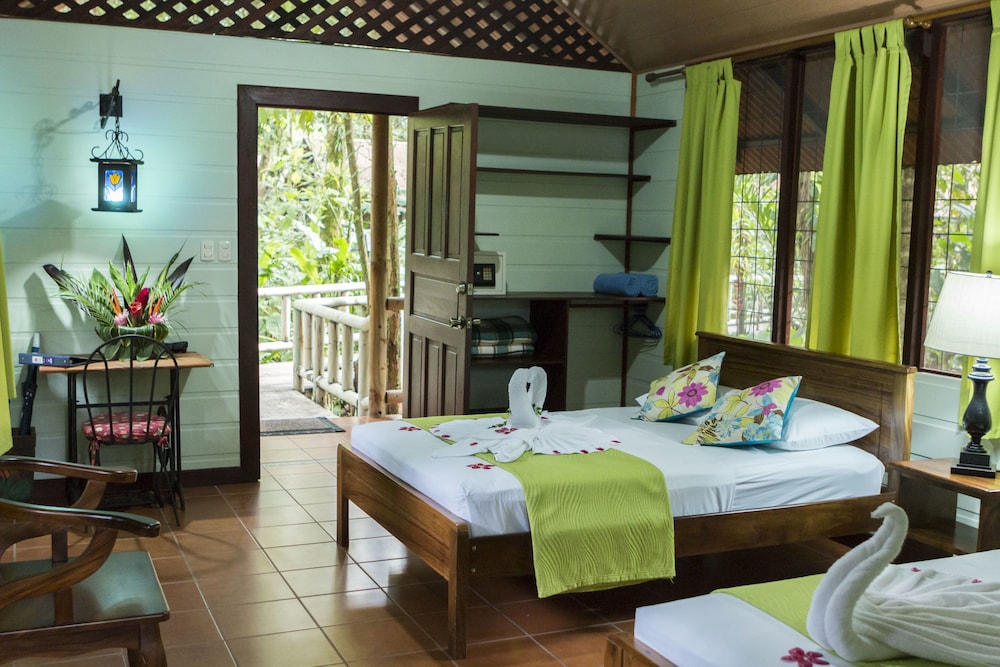 aninga lodge