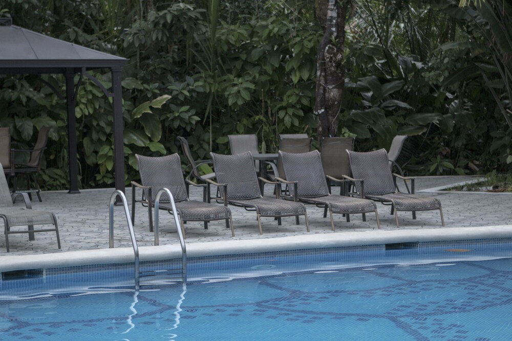 aninga lodge