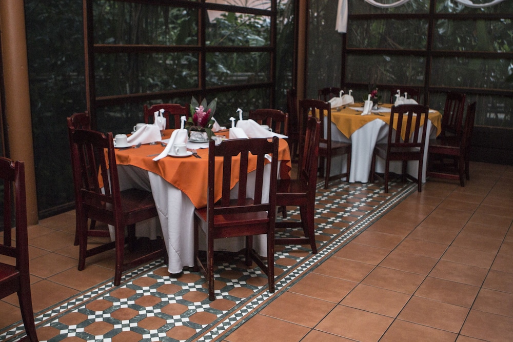 aninga lodge