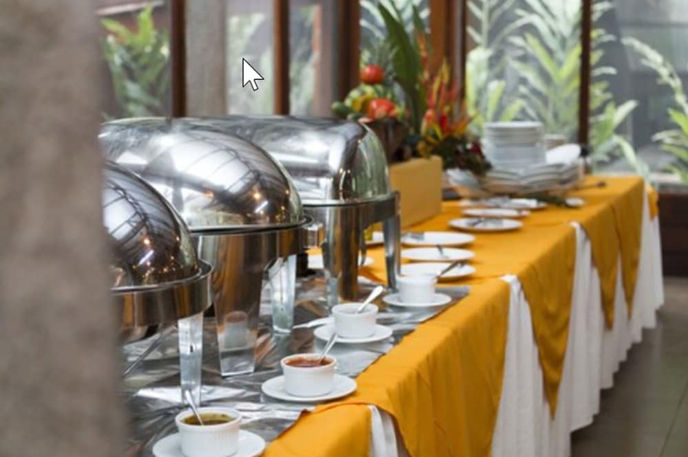 aninga lodge