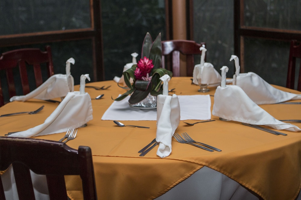aninga lodge