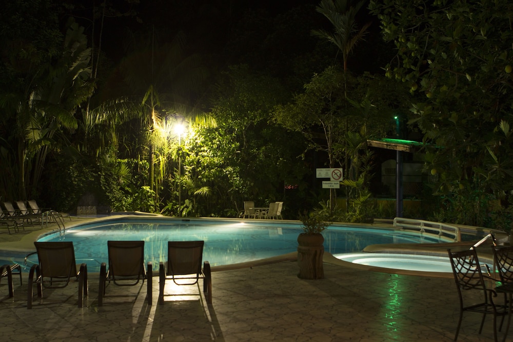aninga lodge