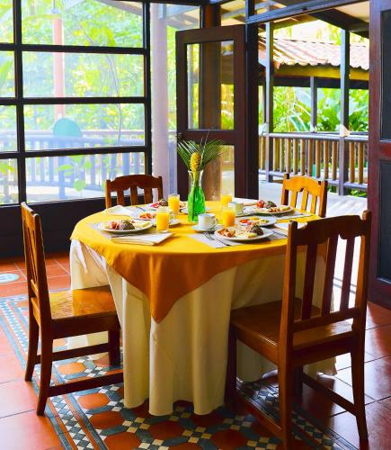 aninga lodge