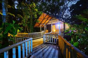 aninga lodge