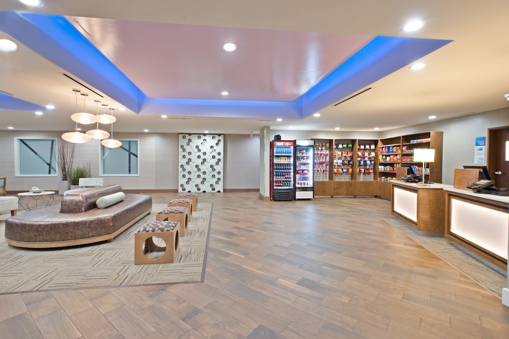 holiday inn express and suites new cumberland by ihg