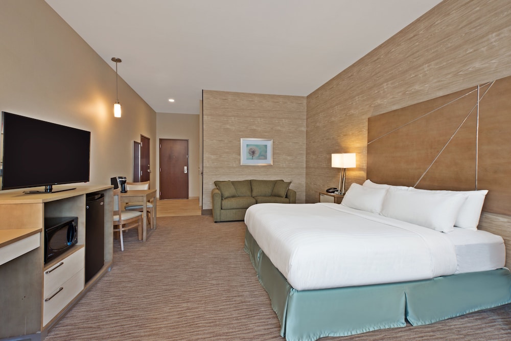 holiday inn express and suites new cumberland by ihg