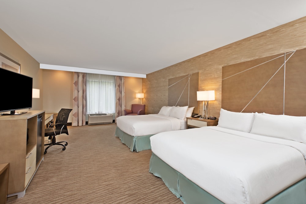 holiday inn express and suites new cumberland by ihg