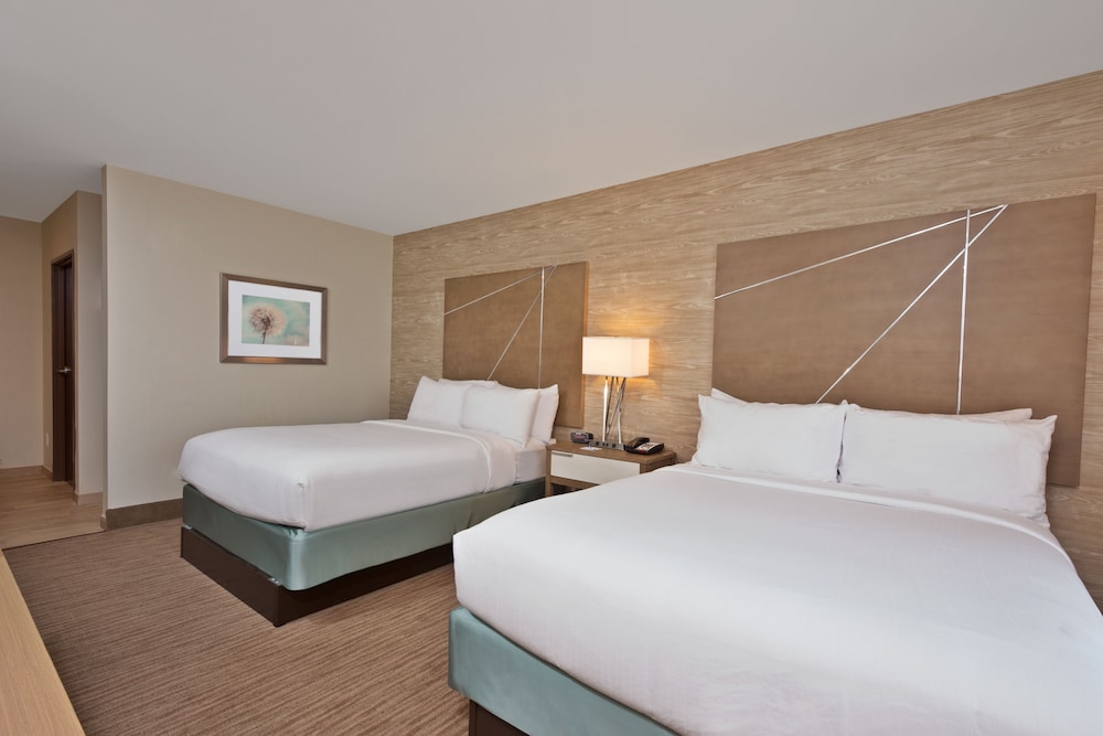 holiday inn express and suites new cumberland by ihg