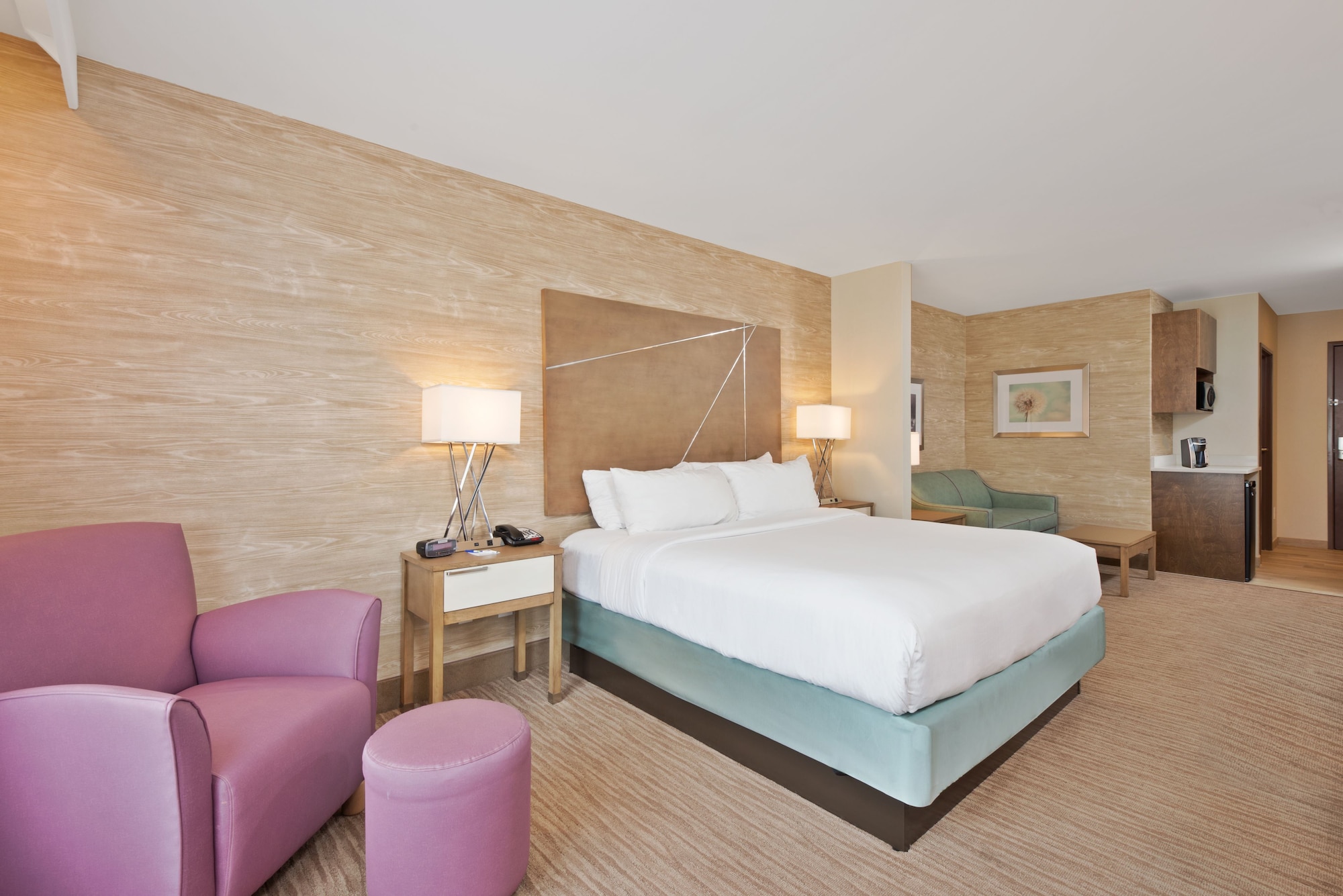 holiday inn express and suites new cumberland by ihg