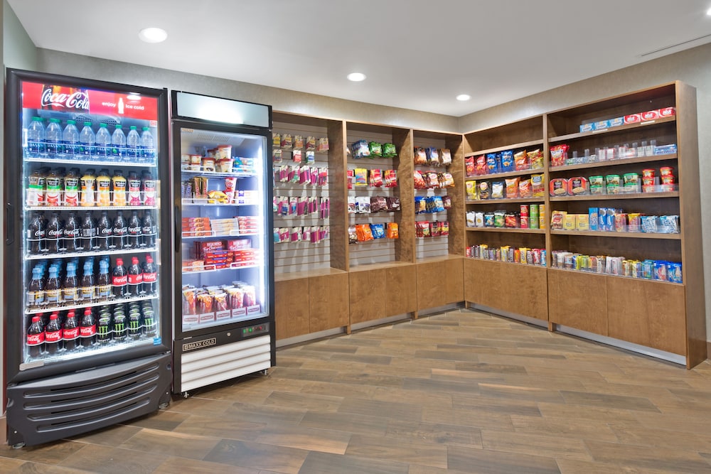 holiday inn express and suites new cumberland by ihg