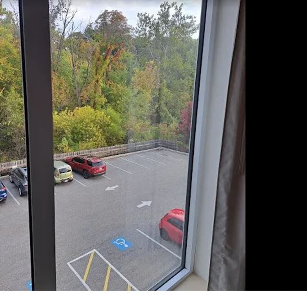holiday inn express and suites new cumberland by ihg