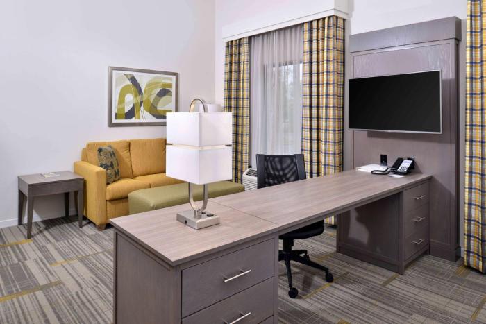 hampton inn and suites shelby