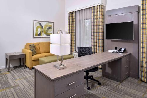 hampton inn and suites shelby