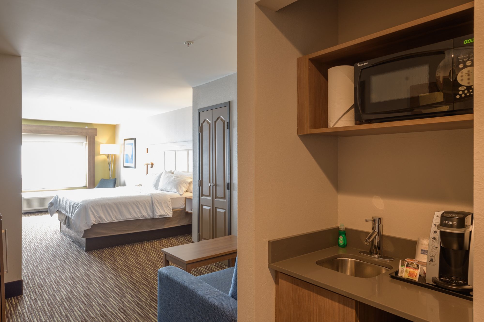 holiday inn express and suites jamestown by ihg