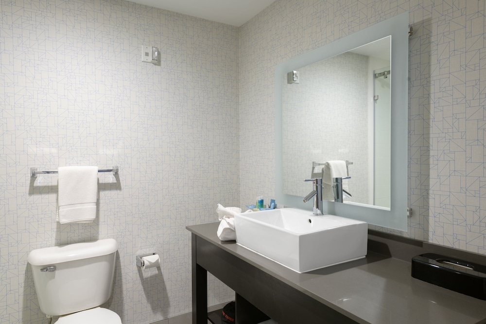 holiday inn express and suites jamestown by ihg