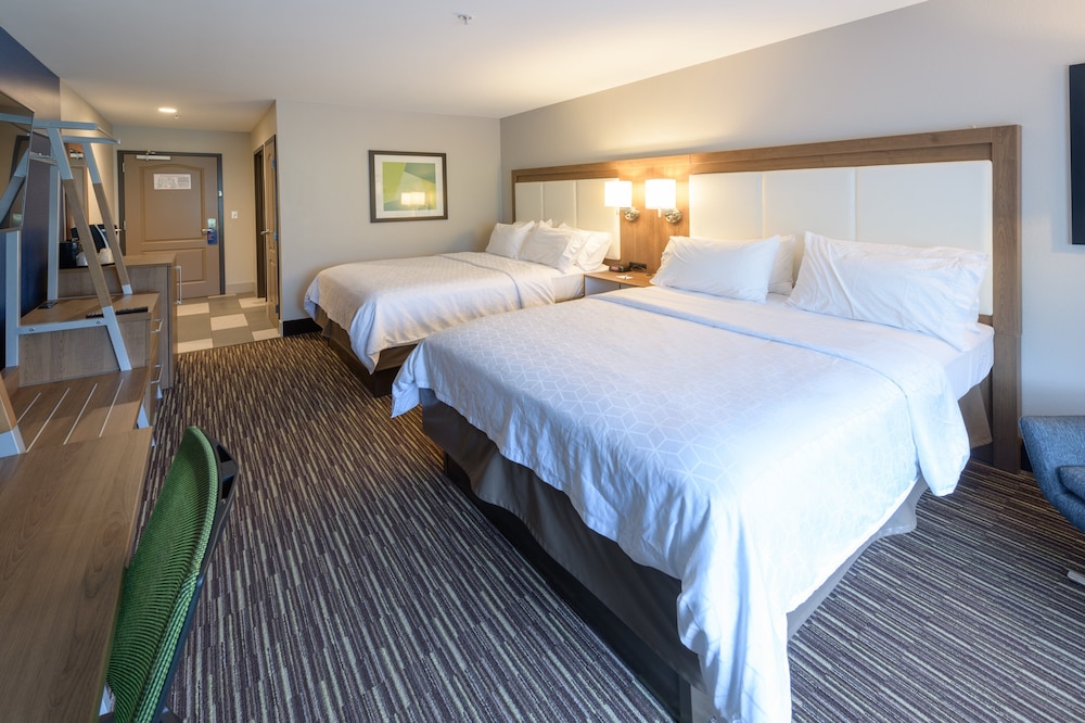 holiday inn express and suites jamestown by ihg