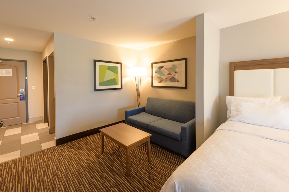 holiday inn express and suites jamestown by ihg
