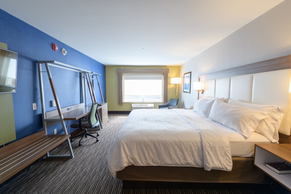 holiday inn express and suites jamestown by ihg