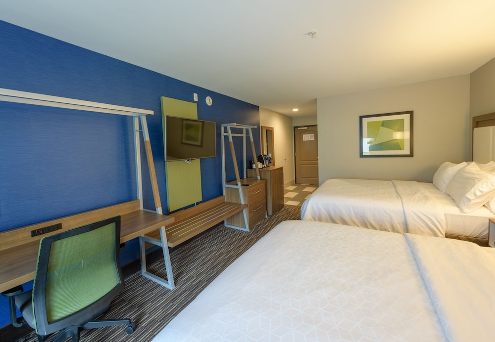 holiday inn express and suites jamestown by ihg