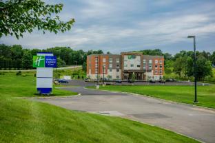 holiday inn express and suites jamestown by ihg