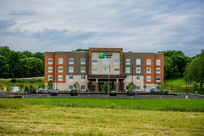 holiday inn express and suites jamestown by ihg