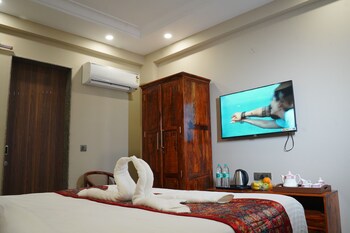 Hotel Aashirwad Bliss Inn & Pool,,2 star