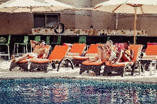 v hotel dubai curio collection by hilton