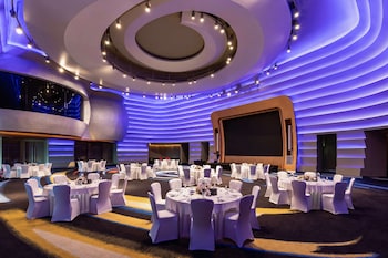 v hotel dubai curio collection by hilton