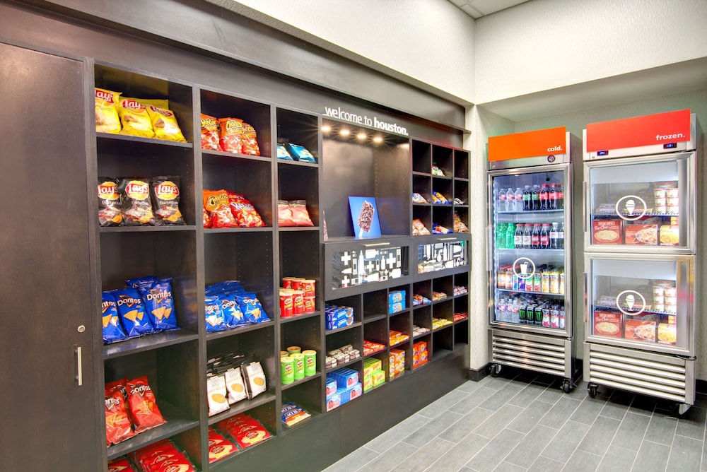 hampton inn houston i 10 east