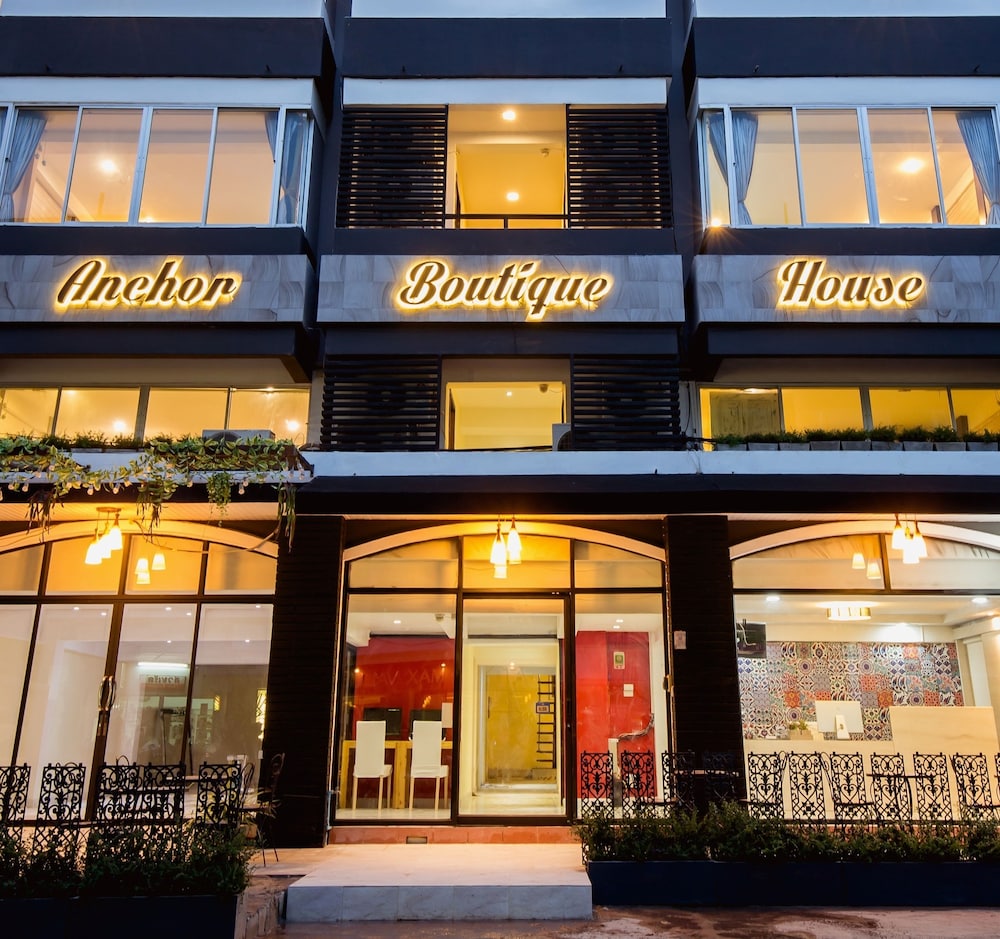 anchor boutique house