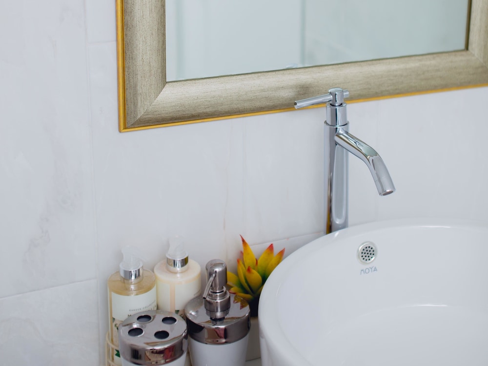 anchor boutique house