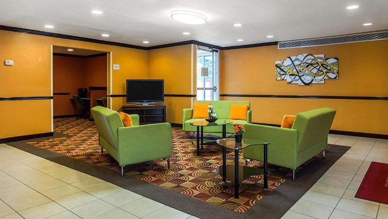 econo lodge inn and suites charlotte nc