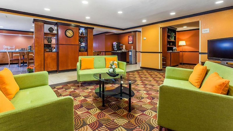 econo lodge inn and suites charlotte nc