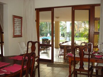 the guest house pongola